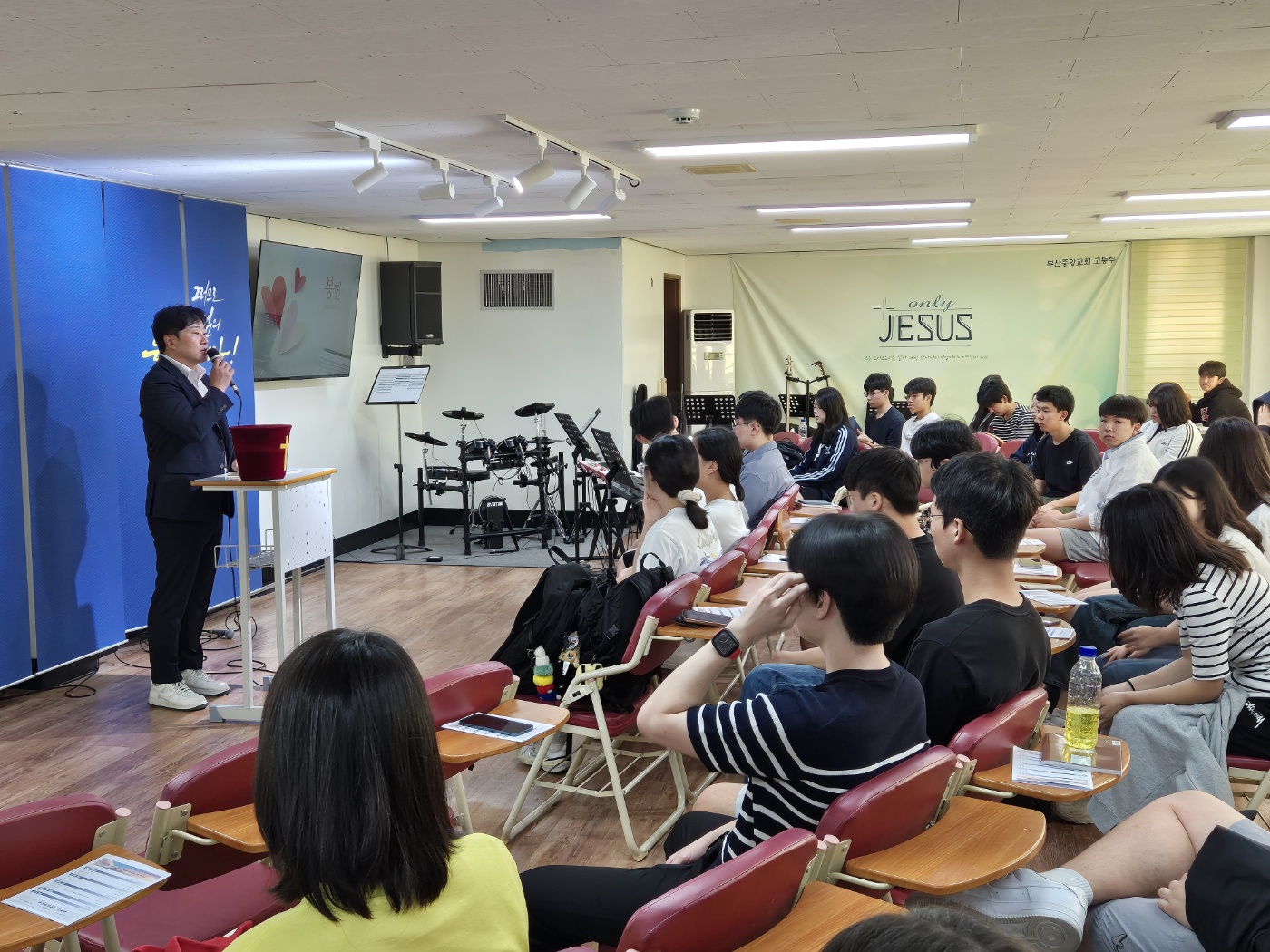 KakaoTalk_20240930_222930553_03.jpg : 9월 29일 고등부 예배 사진입니다