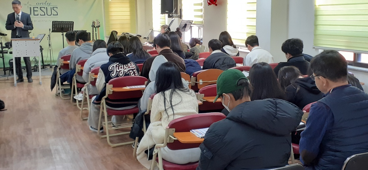 KakaoTalk_20240114_205924646_13.jpg : 1/14 고등부 예배 사진입니다