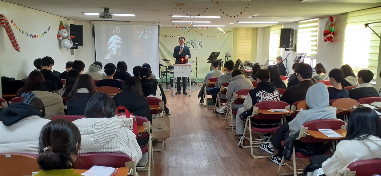 KakaoTalk_20240114_205924646_04.jpg : 1/14 고등부 예배 사진입니다
