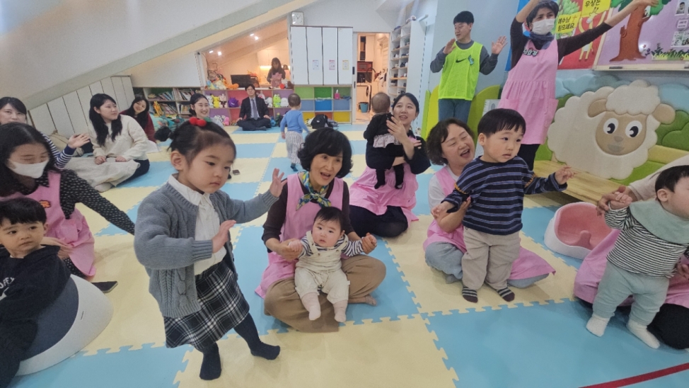 [크기변환]2026년 부산중앙교회 영아부_사진_20260405_47.jpg : 4월5일 주일 영아부 예배