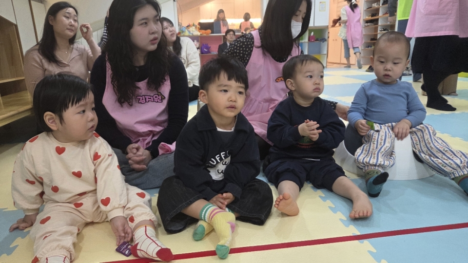 [크기변환]2026년 부산중앙교회 영아부_사진_20260408_13.jpg : 4월5일 주일 영아부 예배