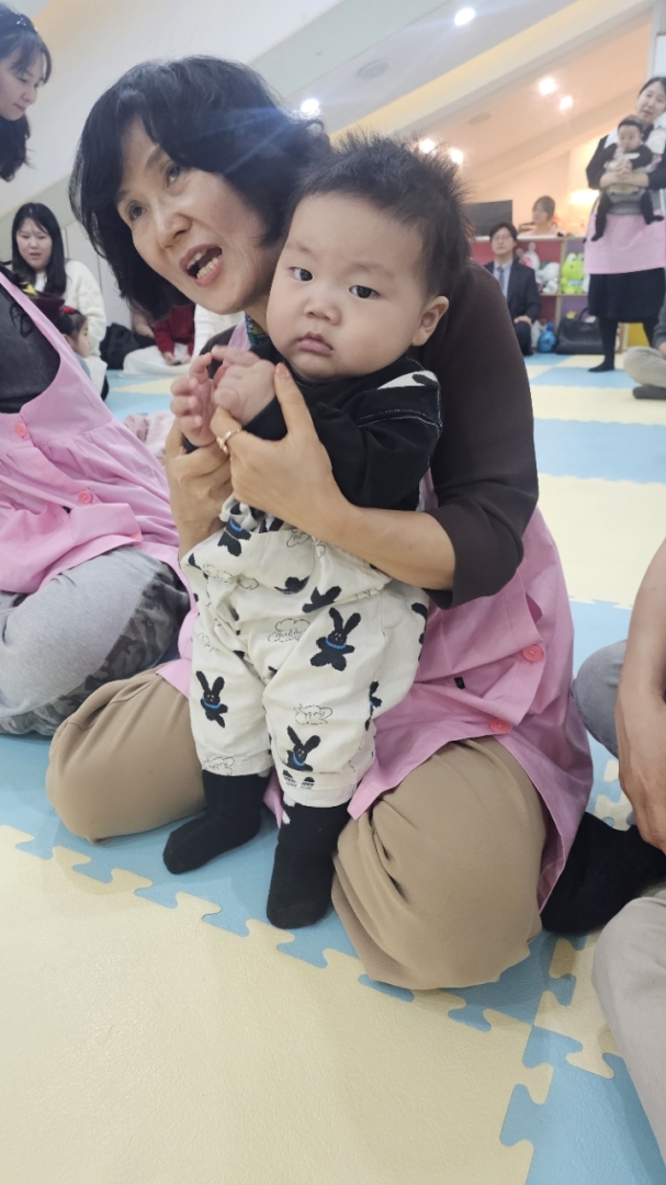 [크기변환]2026년 부산중앙교회 영아부_사진_20260405_64.jpg : 4월5일 주일 영아부 예배