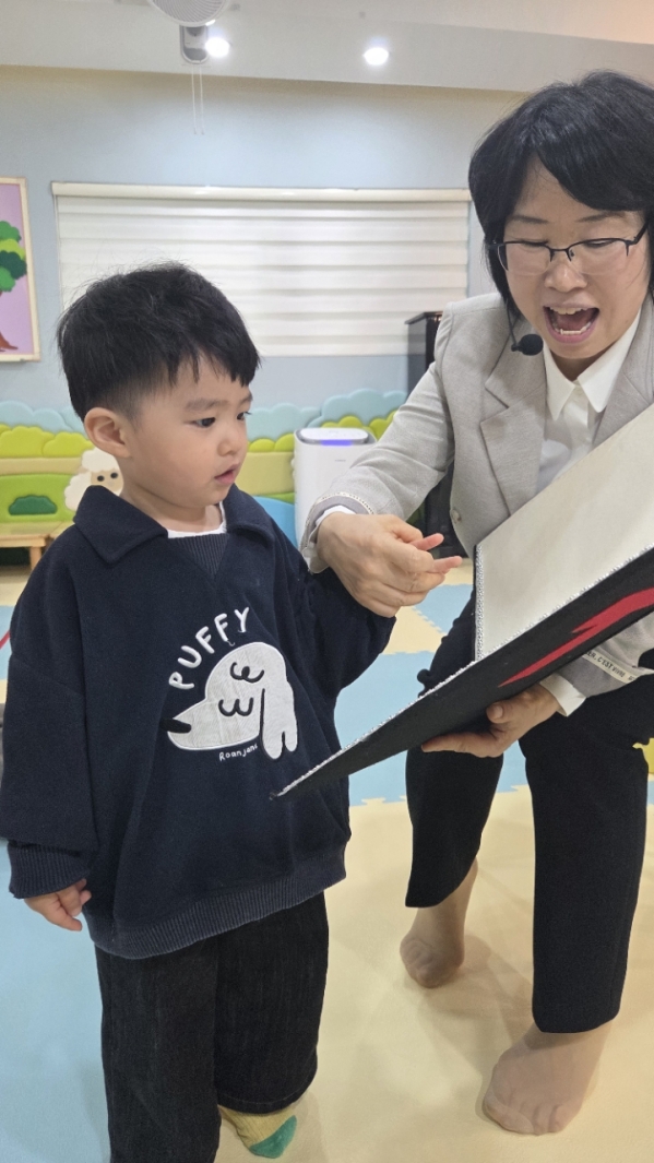 [크기변환]2026년 부산중앙교회 영아부_사진_20260408_18.jpg : 4월5일 주일 영아부 예배