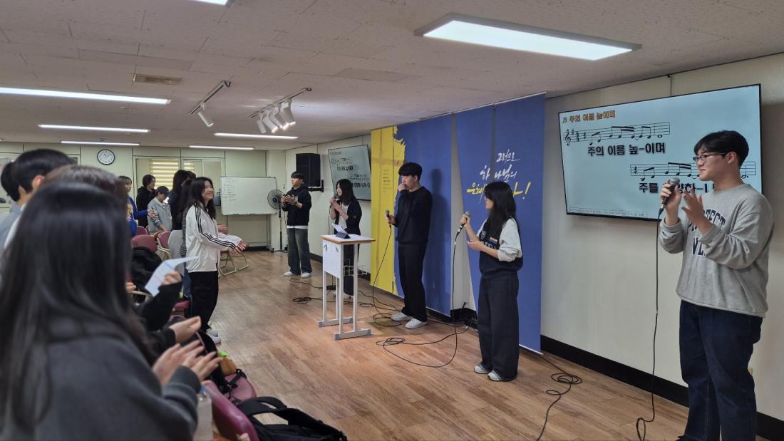 KakaoTalk_20250426_011404212_01.jpg : 4월 20일 종려주일 고등부 예배 사진입니다~