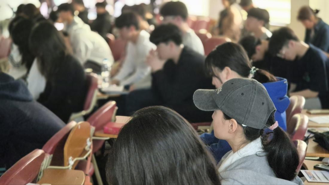 KakaoTalk_20250426_011404212_10.jpg : 4월 20일 종려주일 고등부 예배 사진입니다~