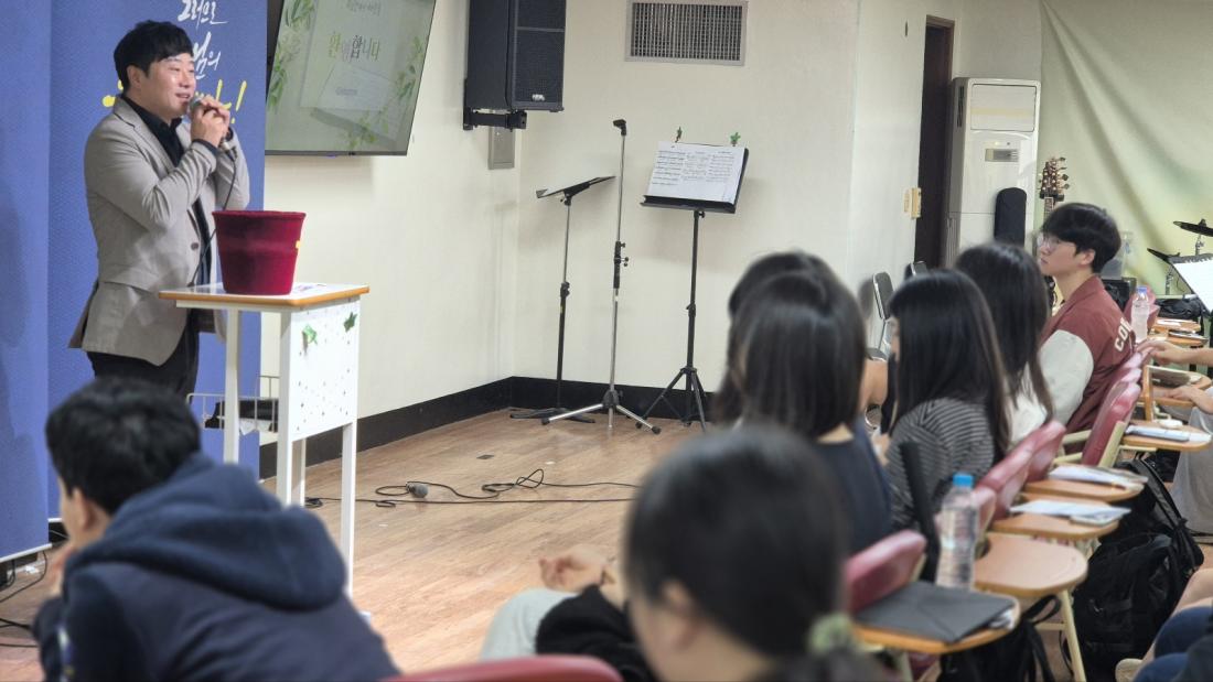 KakaoTalk_20250426_011404212_04.jpg : 4월 20일 종려주일 고등부 예배 사진입니다~