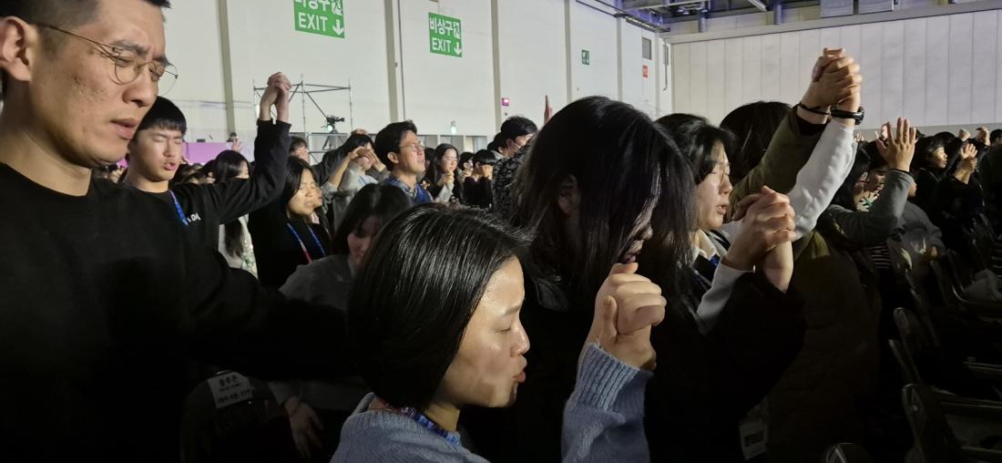 KakaoTalk_20250109_214900524_09.jpg : 2025년 1월 8일 고등부 수련회 사진입니다~
