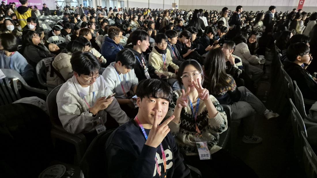 KakaoTalk_20250109_214803640_17.jpg : 2025년 1월 8일 고등부 수련회 사진입니다~