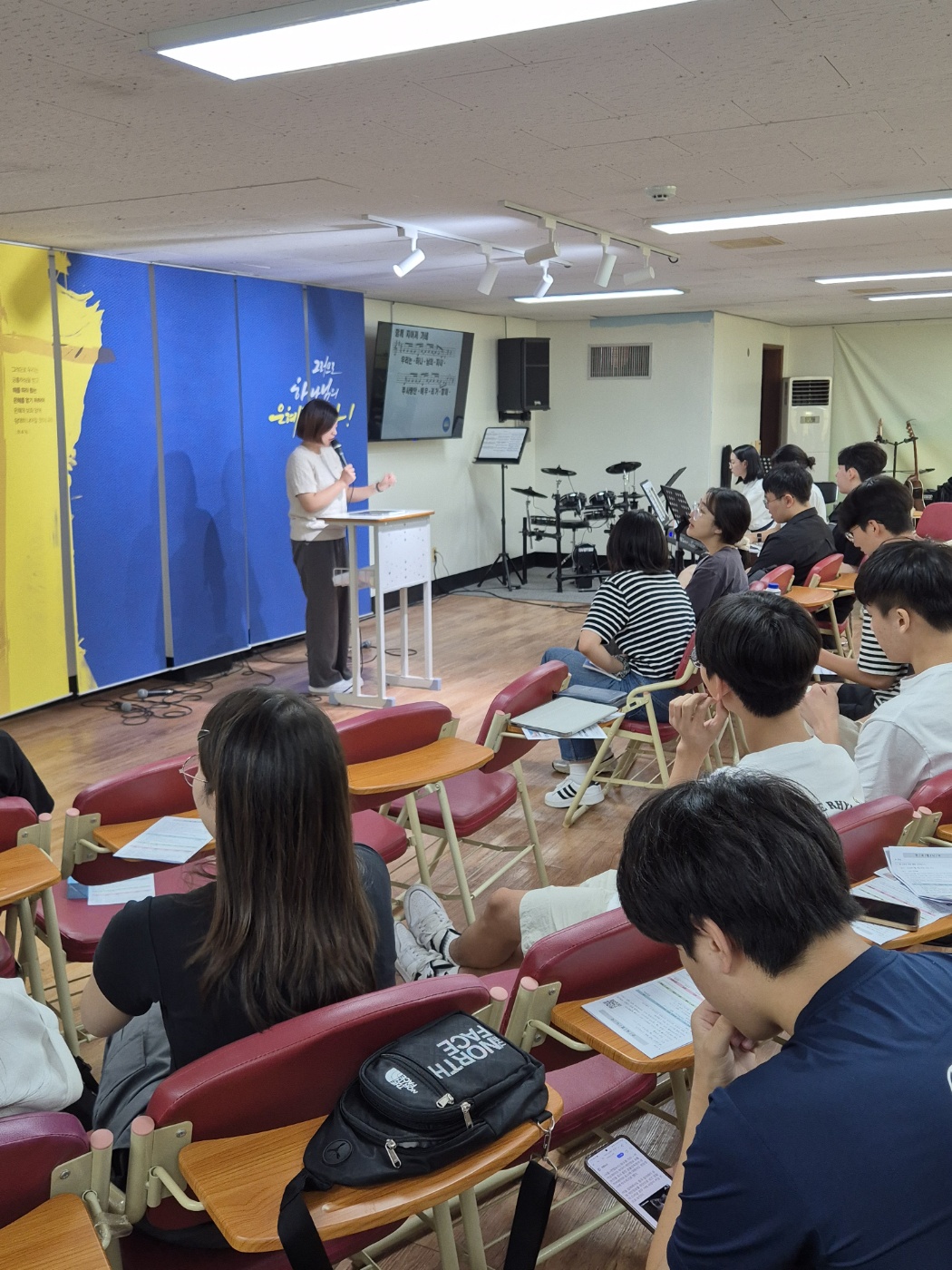 KakaoTalk_20240825_214655650_08.jpg : 8월 25일 고등부 예배 사진입니다