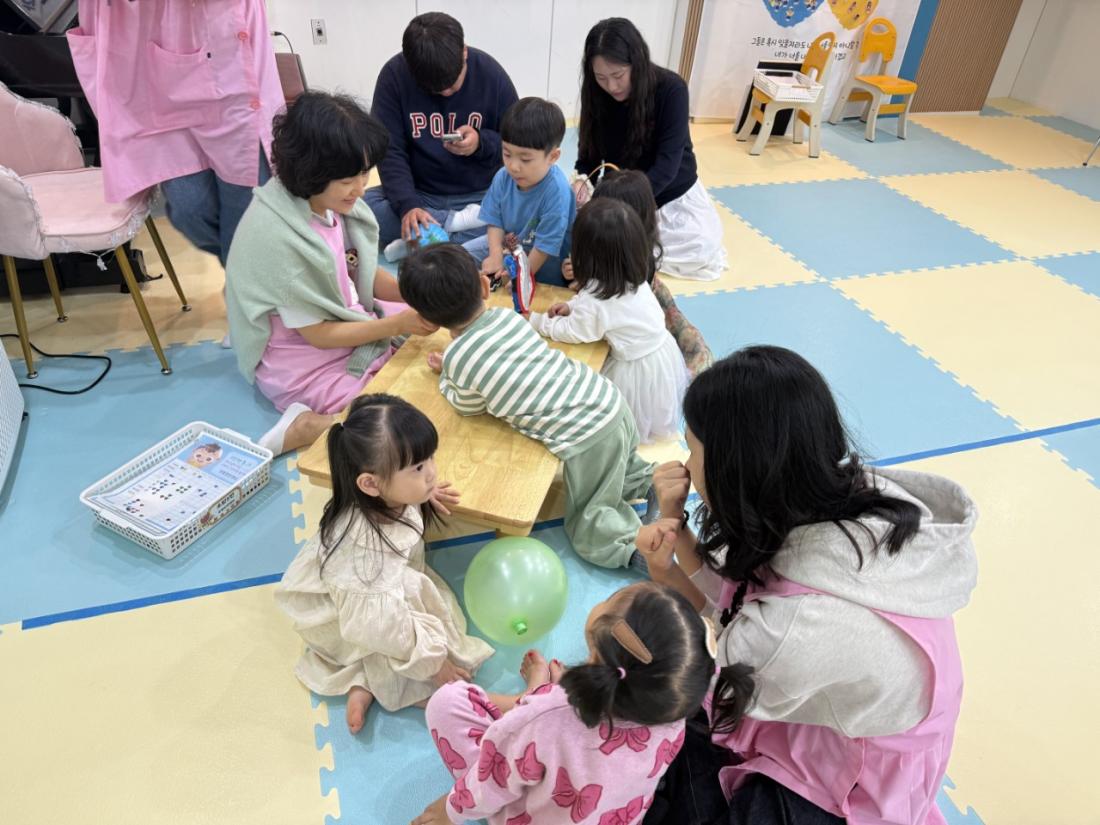 2025년 부산중앙교회 영아부_사진_20251020_32.jpg : 10월19일 주일 영아부 예배