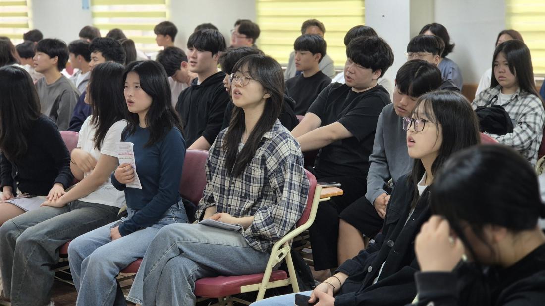 20250518_115157.jpg : 5월 18일 고등부 예배 사진입니다~