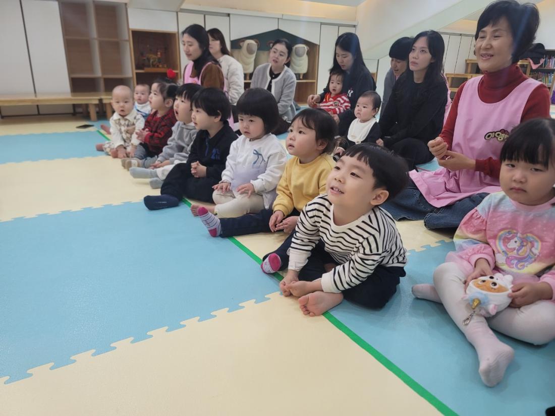 2025년 부산중앙교회 영아부_사진_20250302_19.jpg : 3월2일 주일 영아부 예배