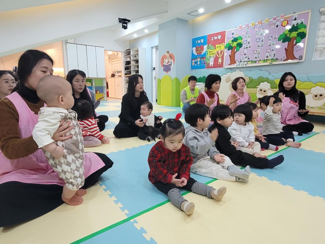 2025년 부산중앙교회 영아부_사진_20250302_20.jpg : 3월2일 주일 영아부 예배