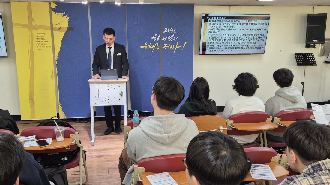 KakaoTalk_20250324_023431342_05.jpg : 3월 23일 고등부 예배 사진입니다~