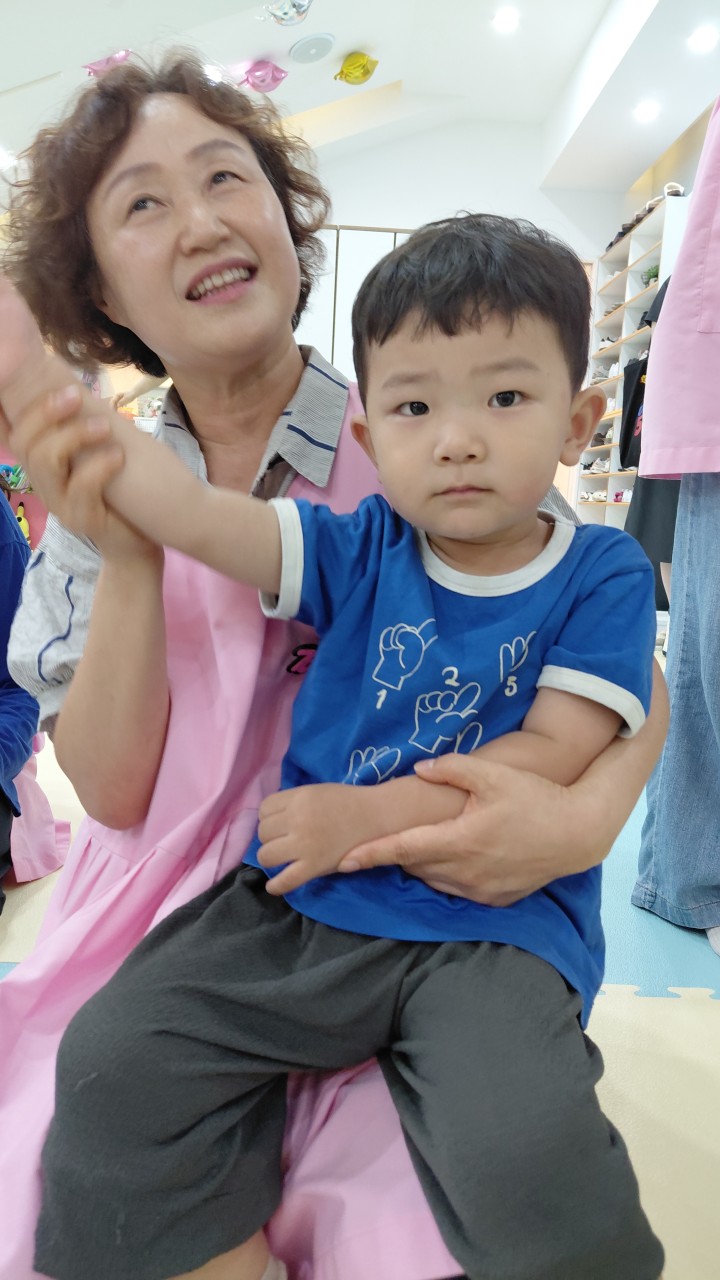 2025년 부산중앙교회 영아부_사진_20250810_77.jpg : 8월10일 주일 영아부 예배
