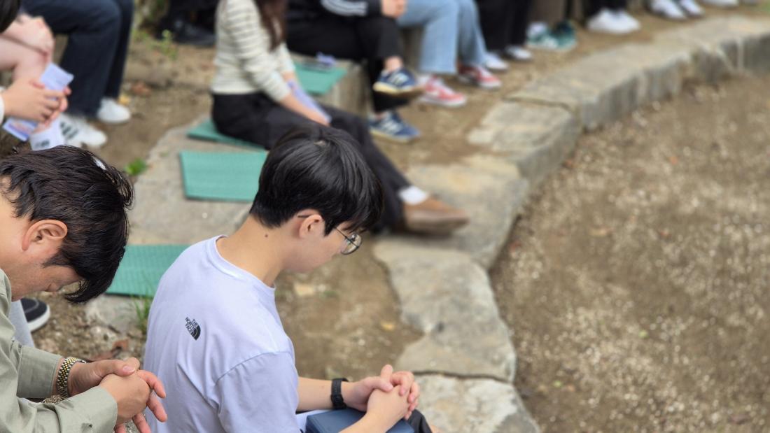 20251019_114216.jpg : 10월 19일 고등부 예배 사진입니다~