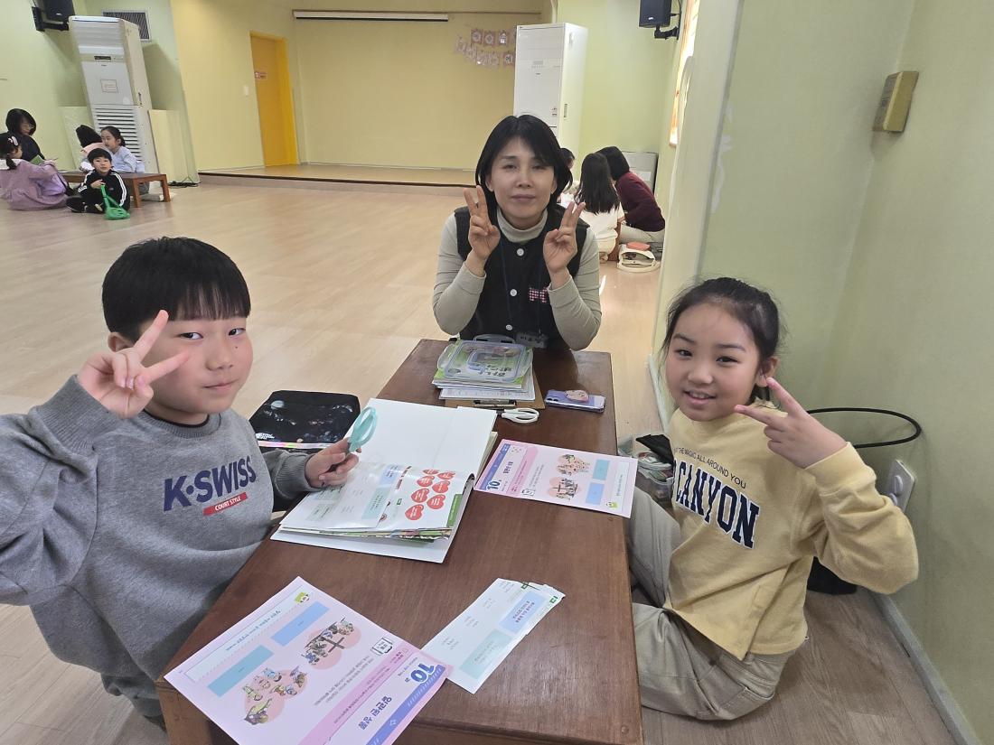 KakaoTalk_20250323_201649105_06.jpg : 3월 넷째 주 예배 모습입니다.