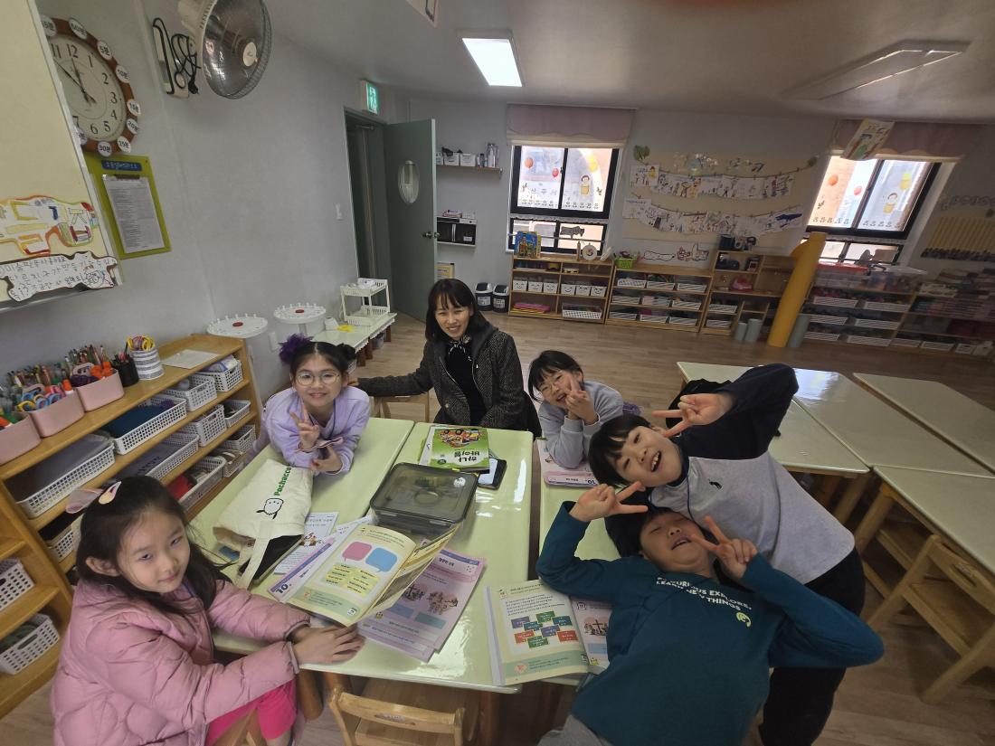 KakaoTalk_20250323_201649105_01.jpg : 3월 넷째 주 예배 모습입니다.