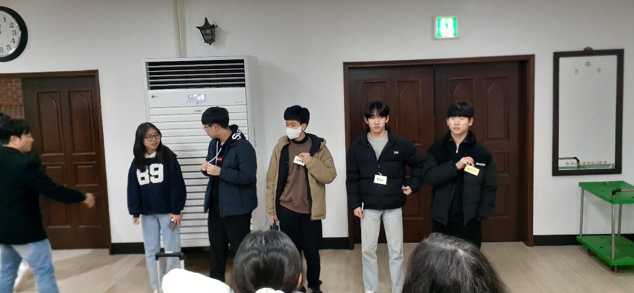 KakaoTalk_20240222_022510666_09.jpg : 고등부 겨울수련회 1일차, 개회예배 및 점심식사 사진입니다. KakaoTalk_20240222_022510666_09.jpg : 고등부 겨울수련회 1일차, 개회예배 및 점심식사 사진입니다.