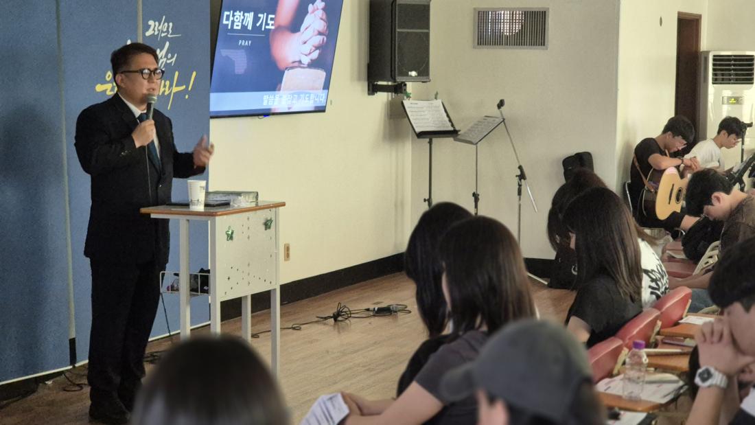 KakaoTalk_20250906_155738211_11.jpg : 8월 17일 고등부 예배 사진입니다~