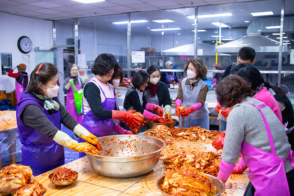 241214 사랑의김장나눔 (38).jpg
