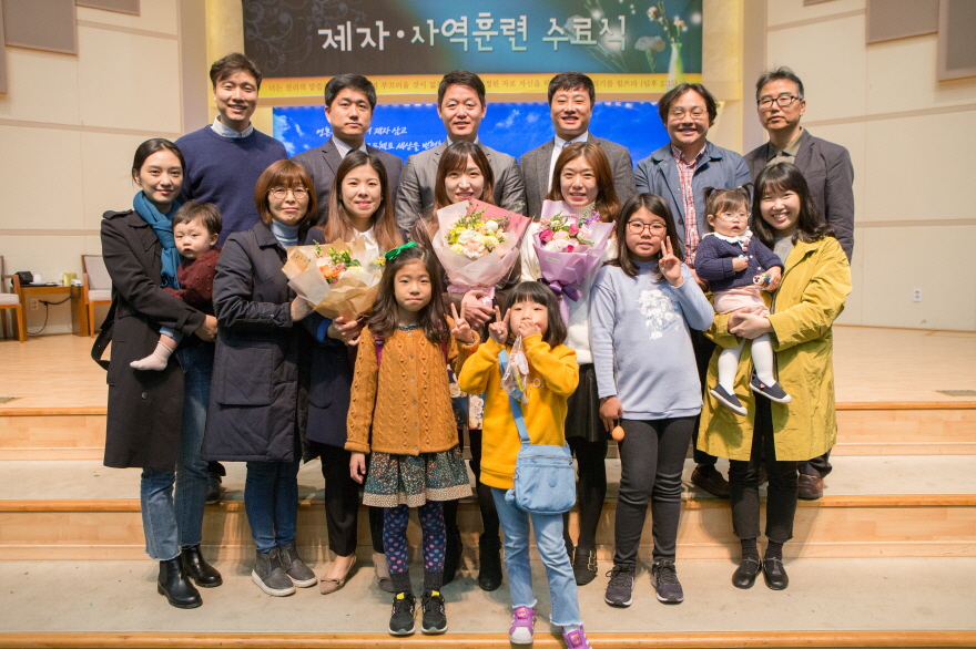 171112 제자사역훈련수료식-29.jpg