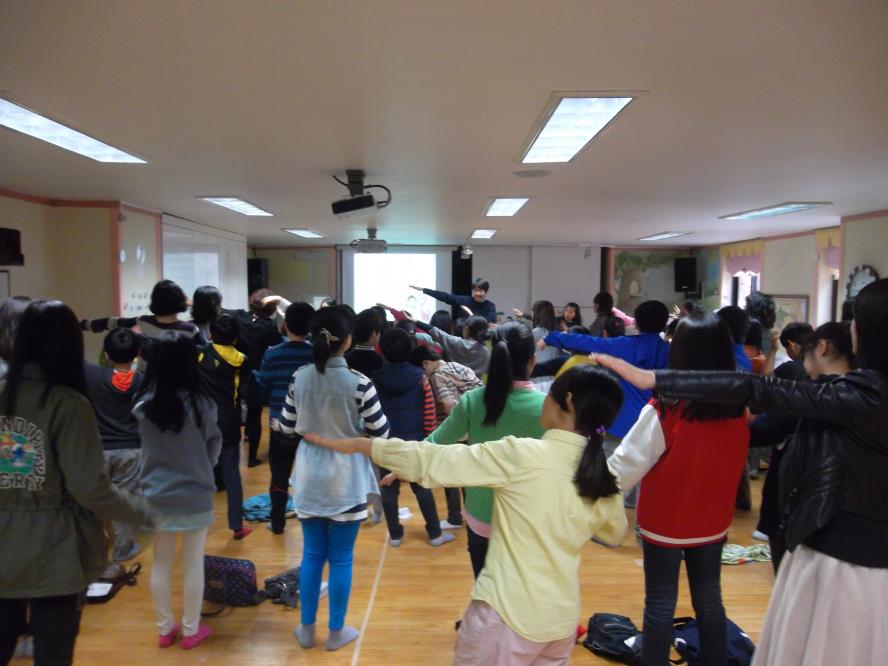 praise1.JPG : [초등부]3월 30일 초등부예배