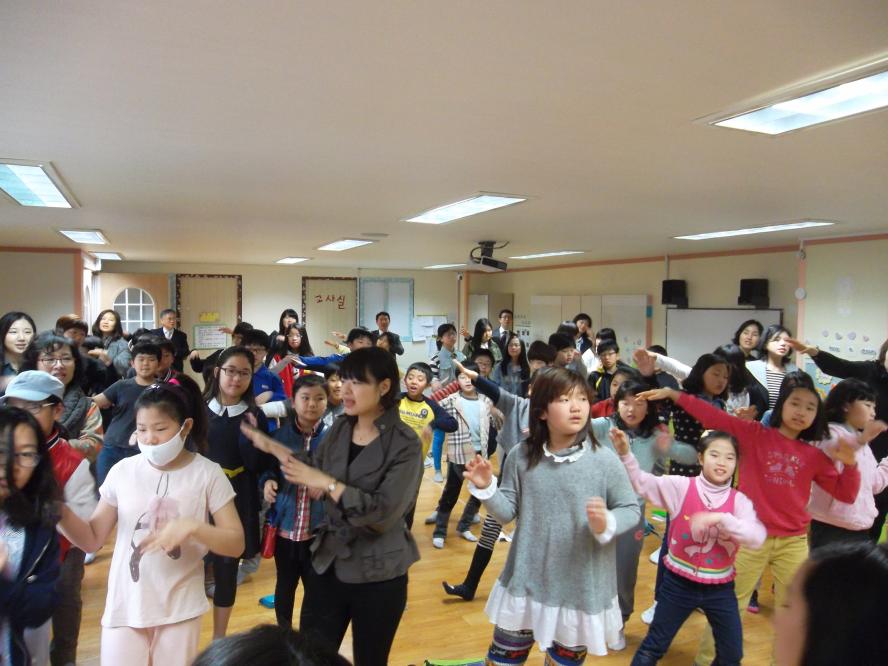 praise2.JPG : [초등부]3월 30일 초등부예배