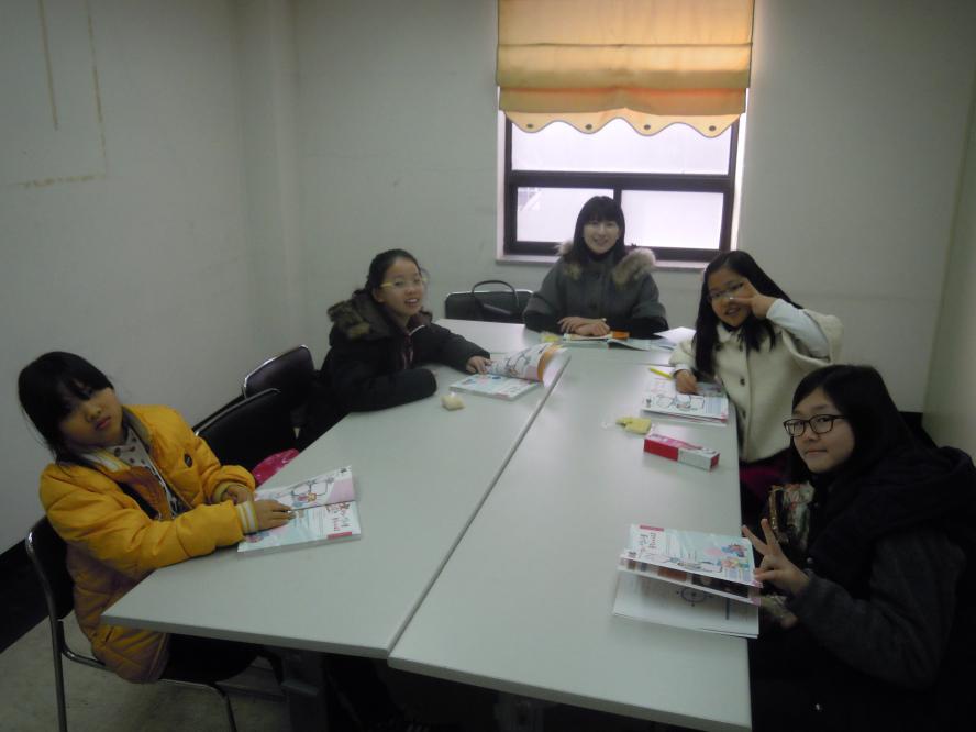 DSCN6056.JPG : [초등부]2014년 1월12일 개성넘치는 각 반별모습